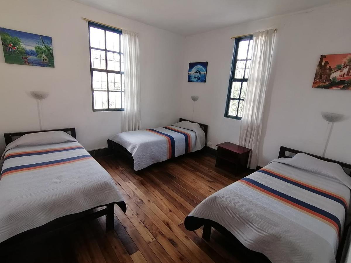 Galapagos Natural Life Hostel Quito Exterior photo
